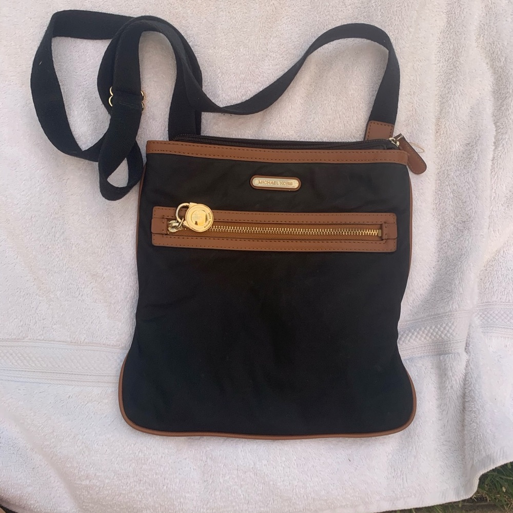 Michael Kors medium messenger bag